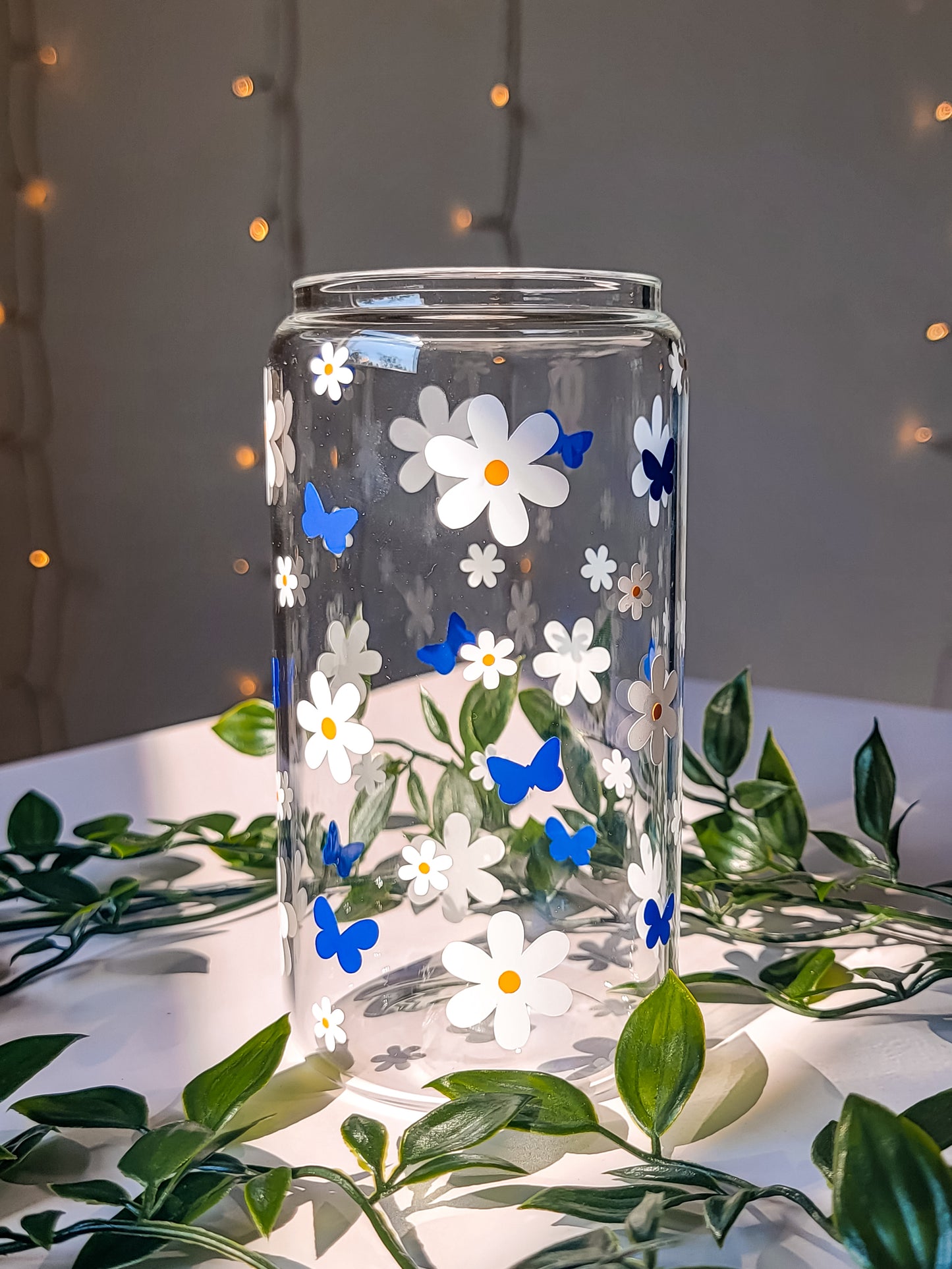 Daisy Butterfly Glass can